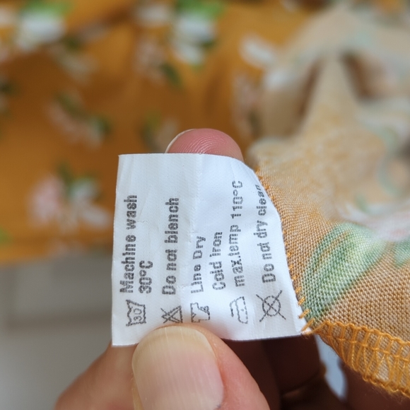 Aphratti Sundress - Picture 9 of 11